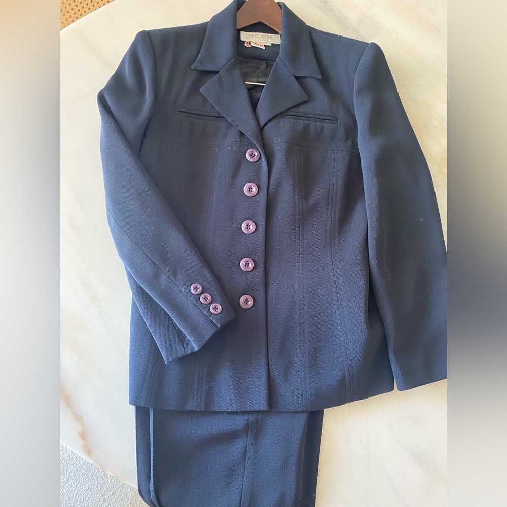 vintage 90’s Larry Levine 2 piece navy suit jacket and pants. Like new